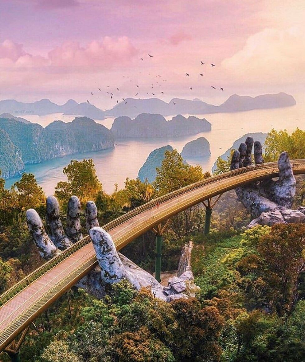 Cầu Vàng trên Bà Nà Hills ở Đà Nẵng